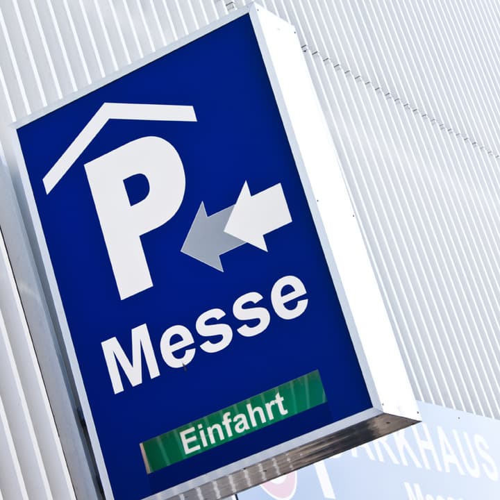 F Messe 2 neu (jpg) | Motiv @ Pixelot - Fotolia.com | © Fotolia.com, Mai 2015