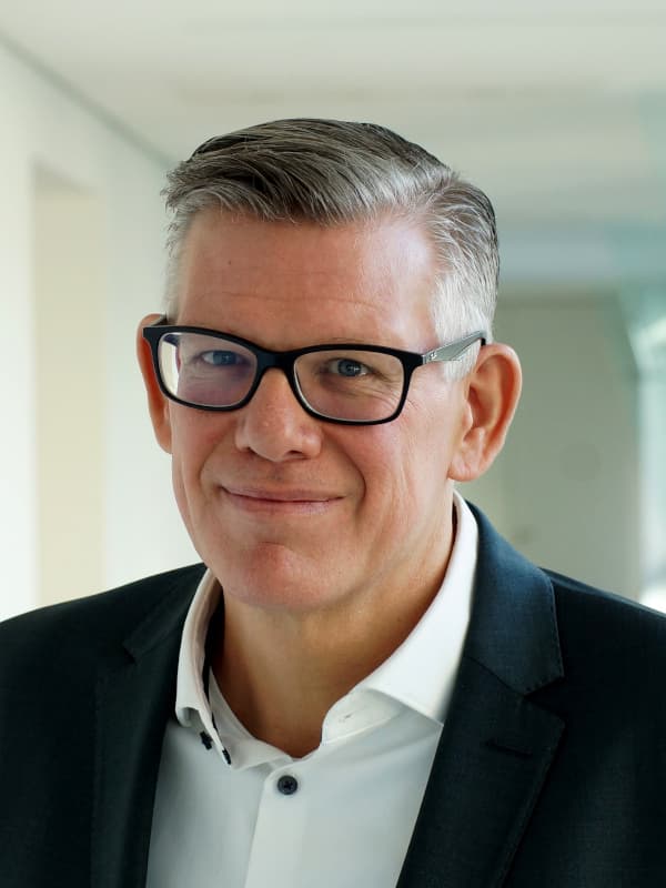 Nils (Becker (Portrait) | Motiv Nils Becker | © IHK Saarland, November 2022