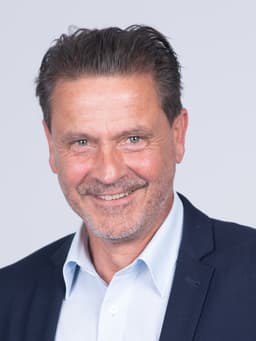 Oliver Groll Porträt (jpg) | Oktober 2021 Oliver Groll Porträt (jpg) | Oktober 2021